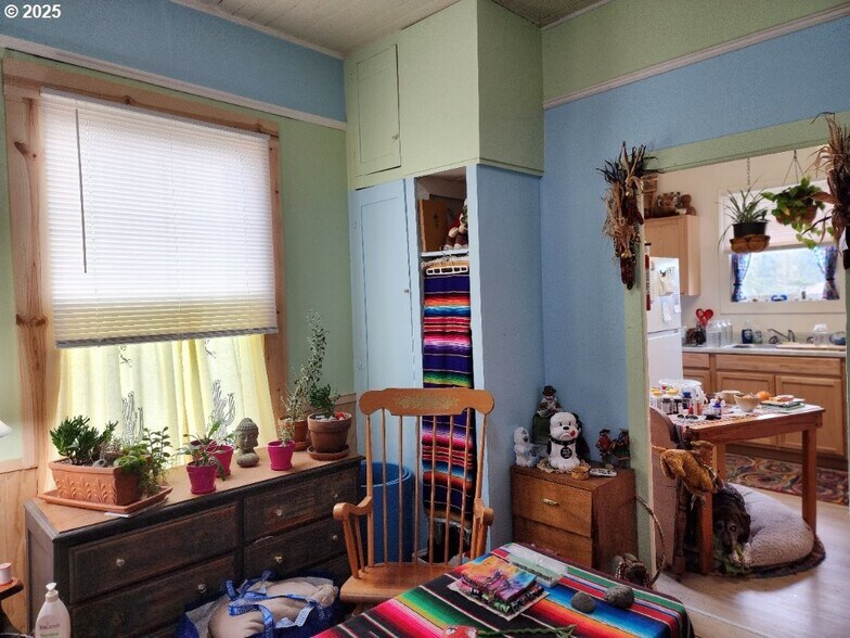 More Photos Of 935 Jackson St, Port Orford Apartments For Sale