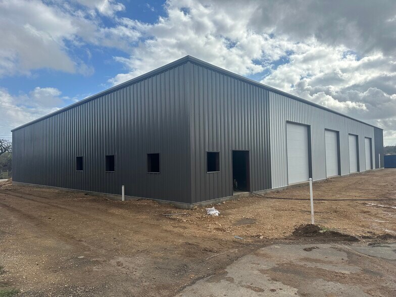More Photos Of 563 Krueger Cyn, New Braunfels Industrial For Lease