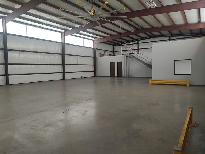More Photos Of 6710 Bourgeois Rd, Houston Warehouse For Sale