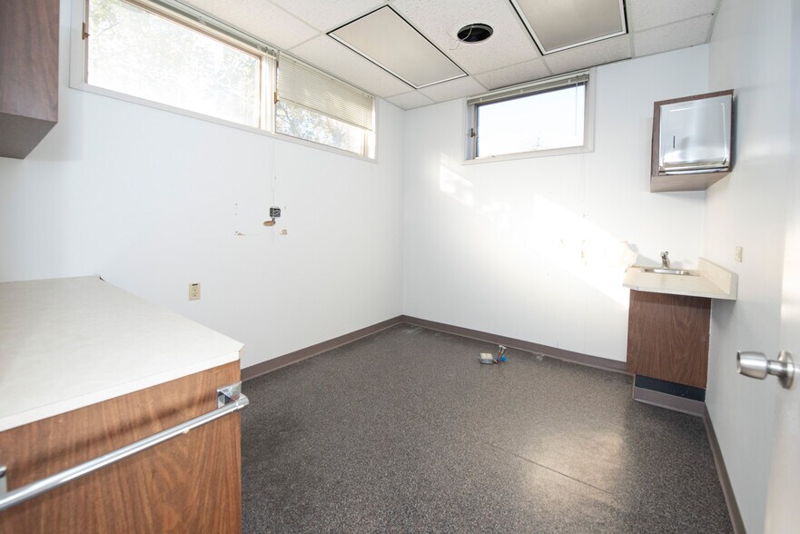 More Photos Of 4361 Boniface Pky, Anchorage Healthcare For Sale