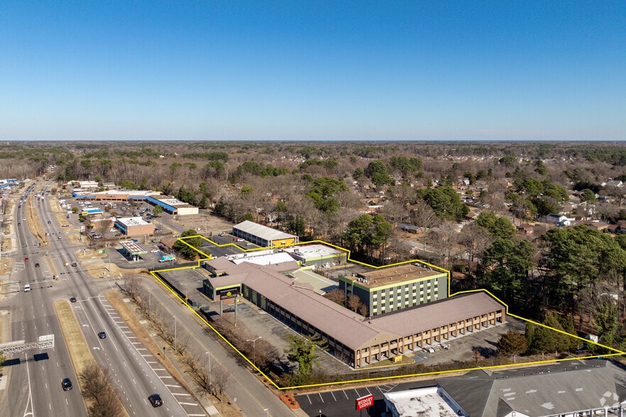 More Photos Of 950 J Clyde Morris Blvd, Newport News Hotel For Sale