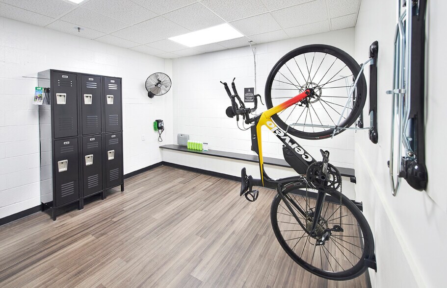 More Photos Of 231 S Bemiston Ave, Clayton Office For Lease