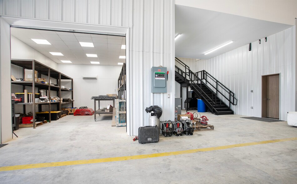 More Photos Of 2302 Neiman Marcus Pky, Longview Industrial For Sale