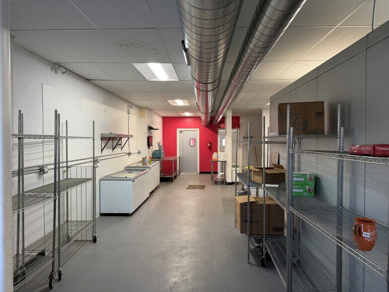 More Photos Of 837 S Westmore Ave, Lombard Unknown For Lease