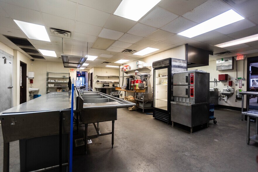 More Photos Of 6263 State Highway 66, Tulsa Restaurant For Sale