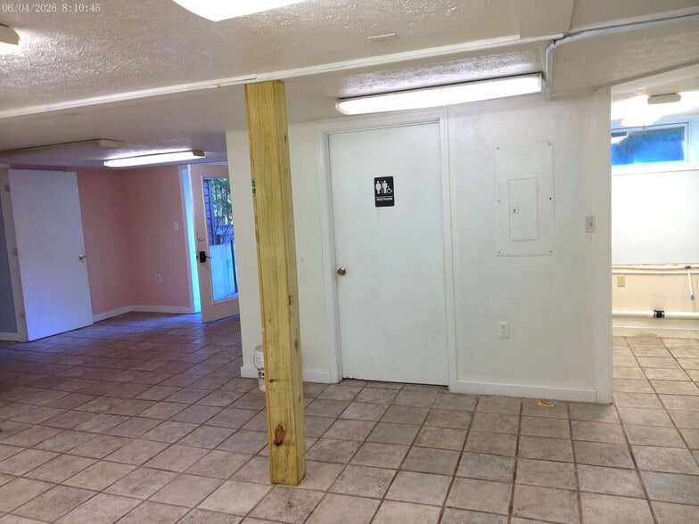 More Photos Of 7708 Timberlake Rd, Lynchburg Office For Lease