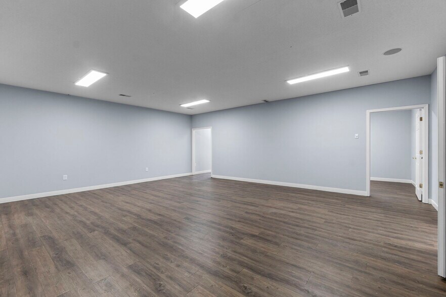 More Photos Of 2437 Myra Dr, Cape Girardeau Office For Sale