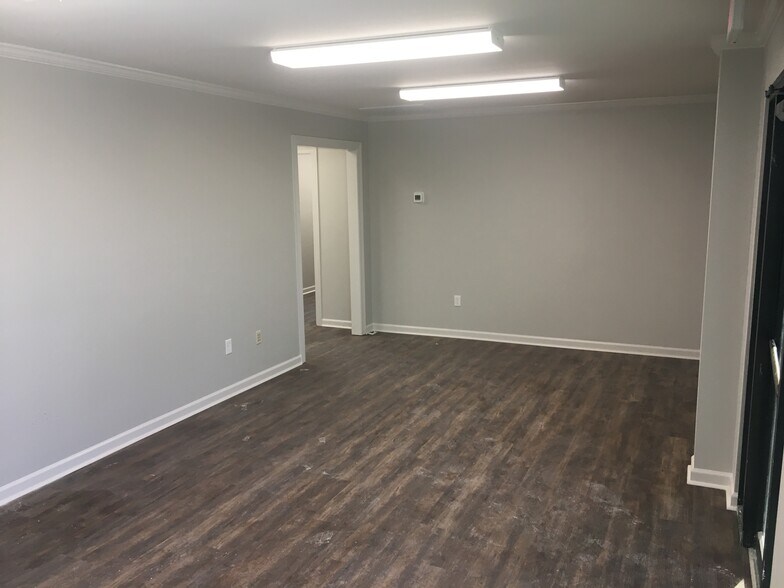 More Photos Of 2718 Ruby St, Gonzales Light Distribution For Sale