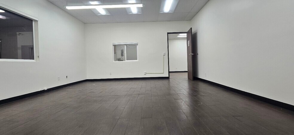 More Photos Of 1716 E 21st St, Los Angeles Manufacturing For Lease