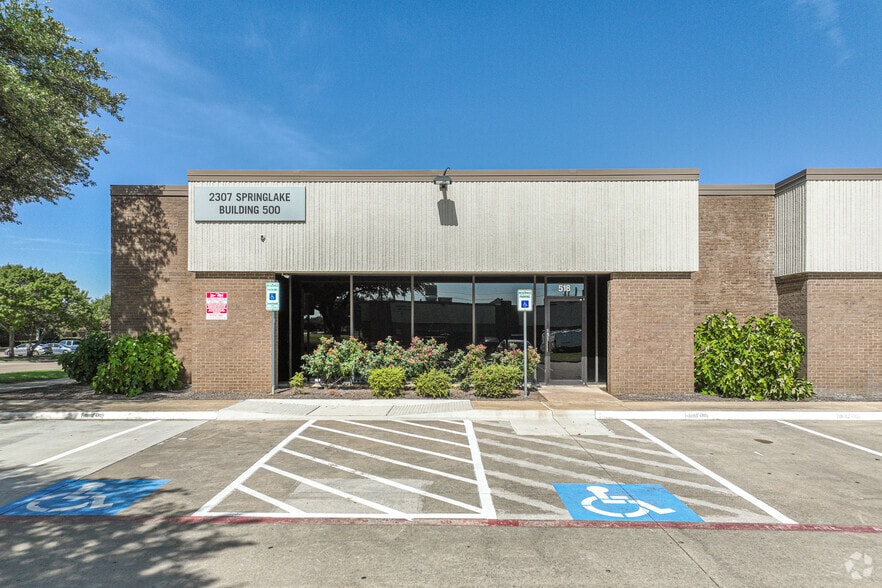 More Photos Of 2307 Springlake Rd, Farmers Branch Unknown For Lease