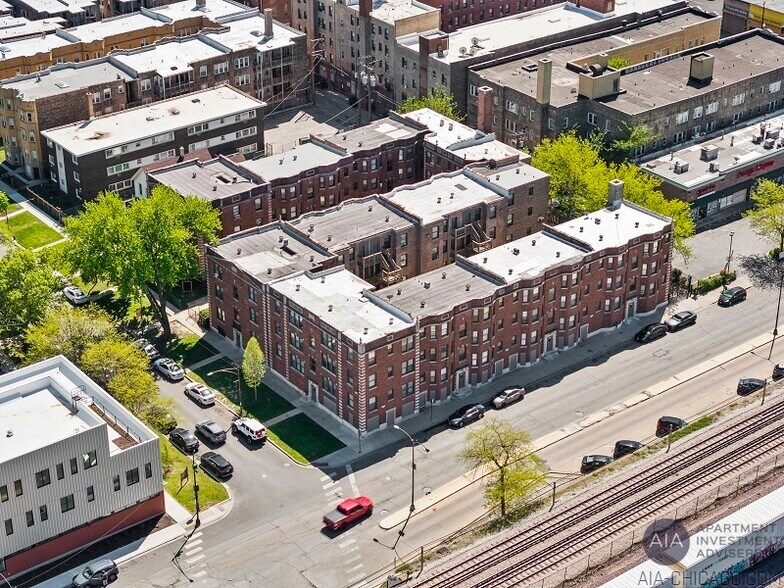 Primary Photo Of 330 N Pine Ave, Chicago Apartments For Sale
