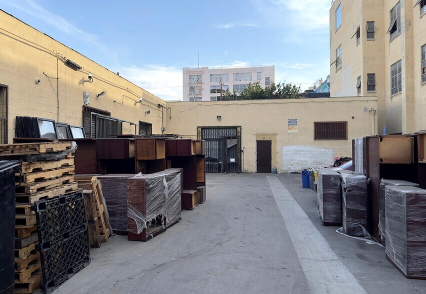 More Photos Of 120-128 E 11th St, Los Angeles Distribution For Lease