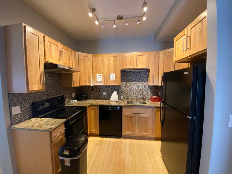 More Photos Of 15 Research Dr, Amherst Office For Sale