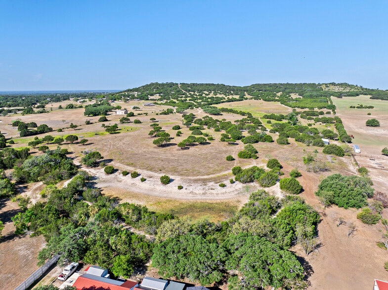 More Photos Of 3676 FM2657, Kempner Specialty For Sale