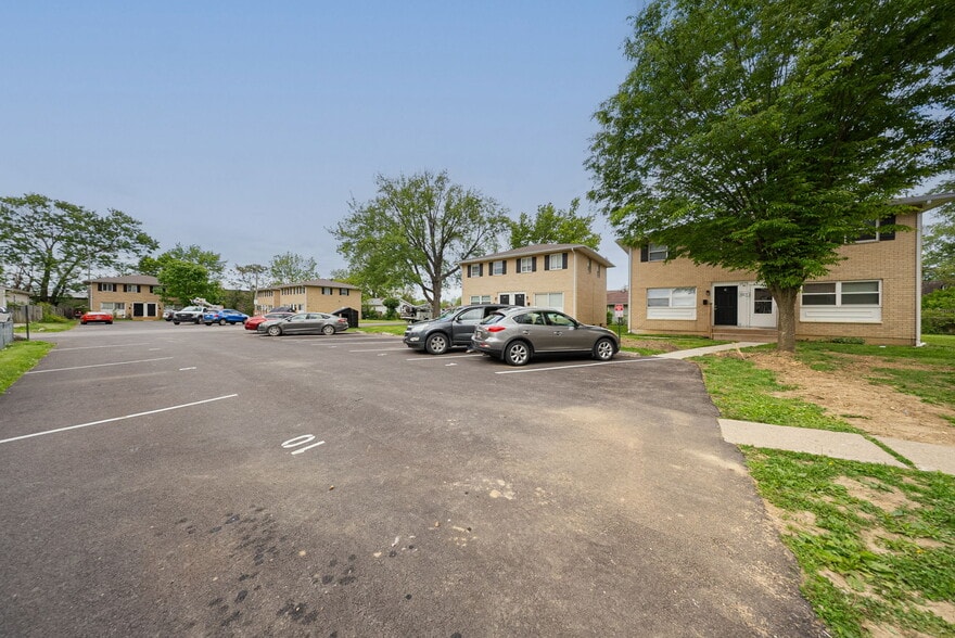 More Photos Of 1975-1982 Dunbar Dr, Columbus Apartments For Sale