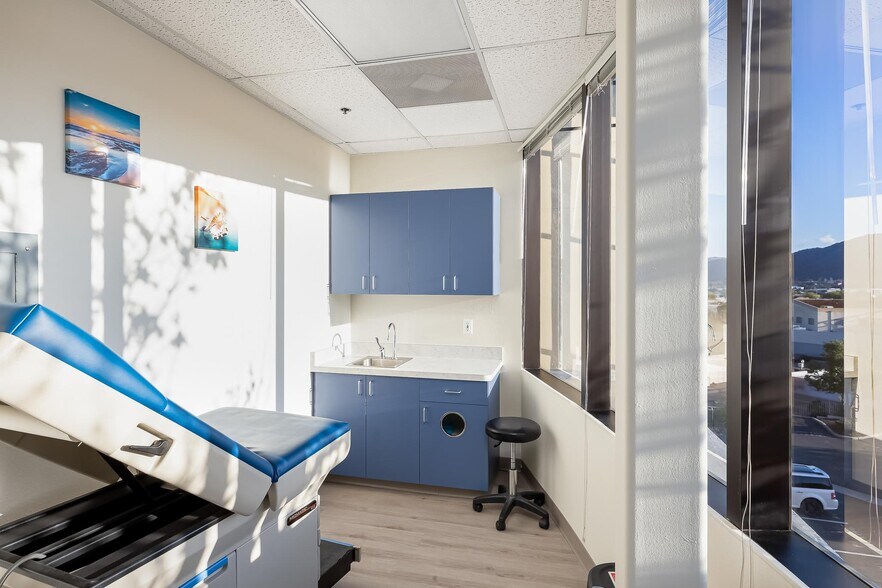 More Photos Of 27699 Jefferson Ave, Temecula Medical For Lease