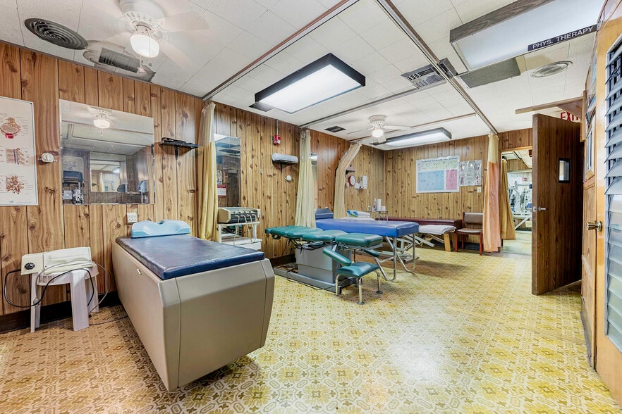 More Photos Of 1954 Atlantic Ave, Long Beach Office For Lease