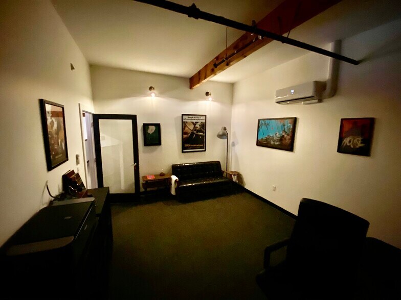 More Photos Of 2330 NW 31st Ave, Portland Flex For Sale