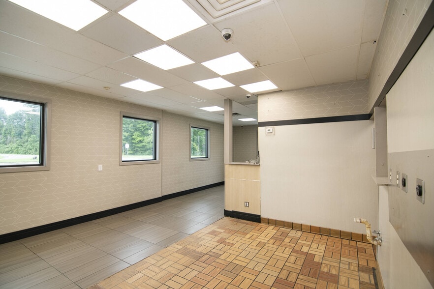 More Photos Of 1931 Alta Dr, Alderson General Retail For Sale