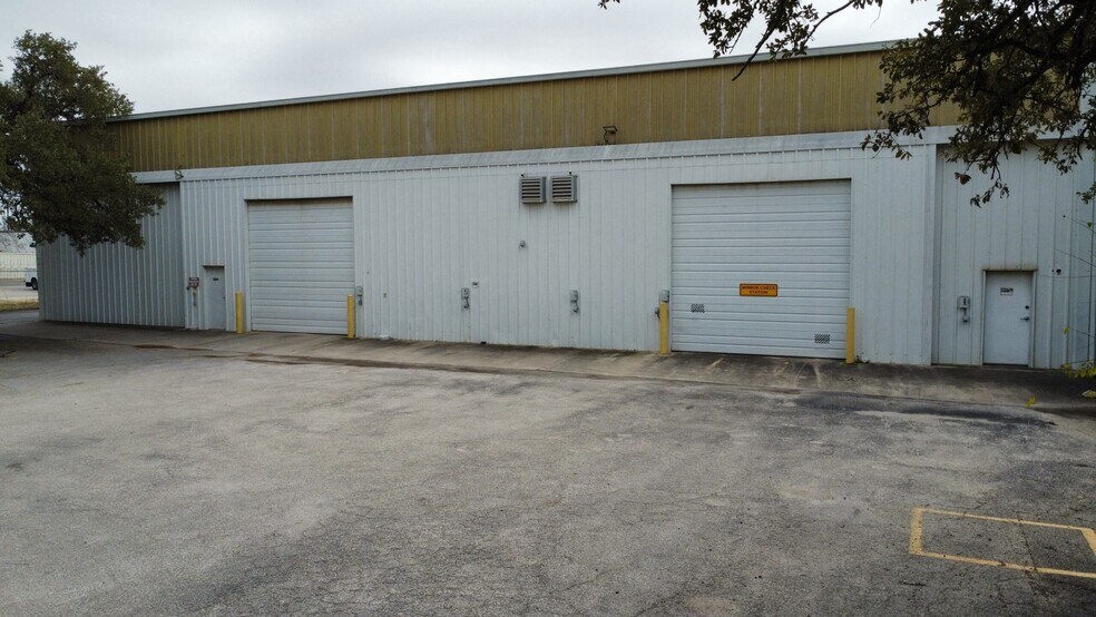 More Photos Of 15562 Capital Port Dr, San Antonio Warehouse For Lease