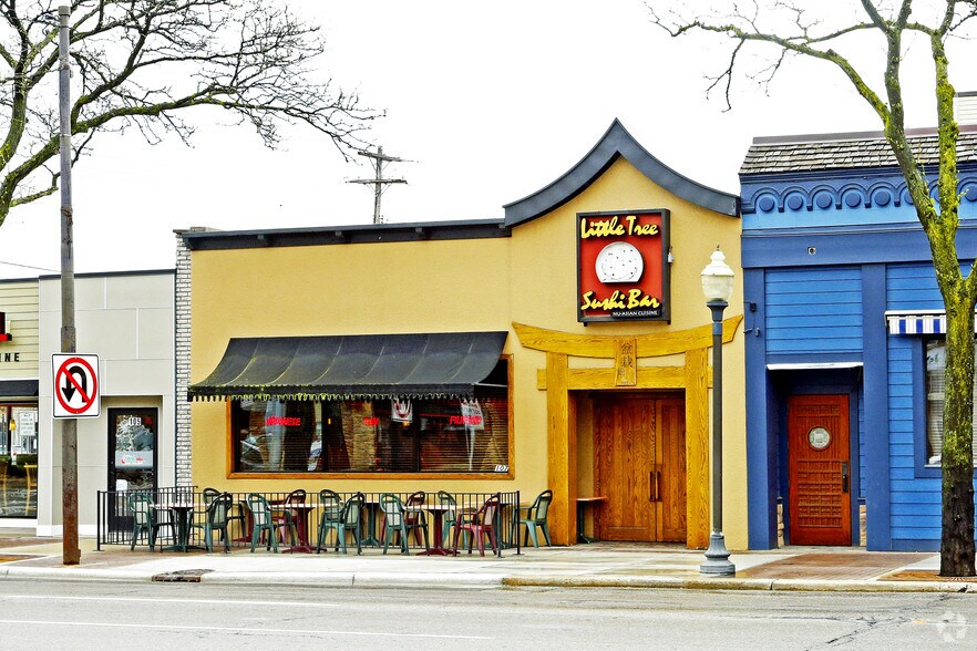 Primary Photo Of 107 S Main St, Royal Oak Storefront For Lease