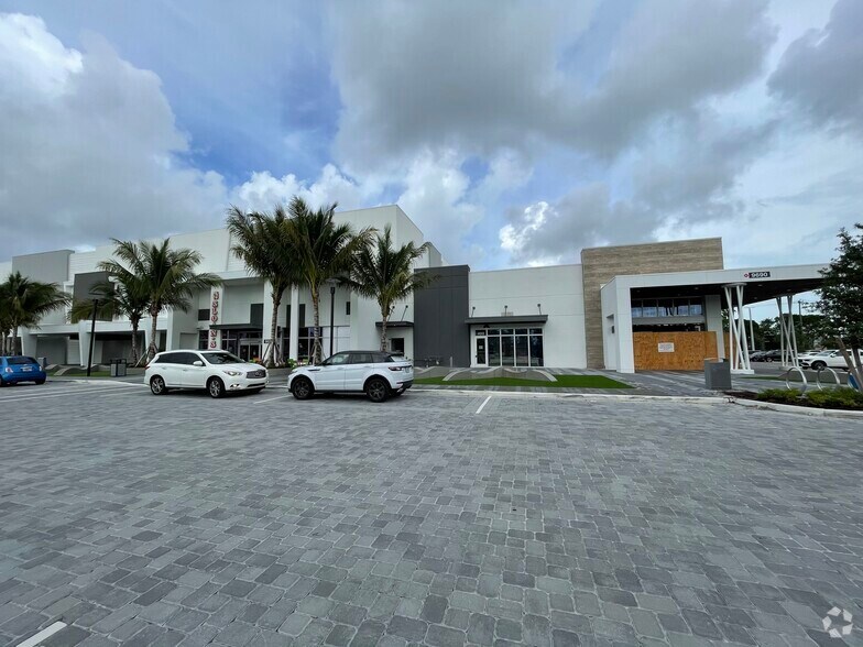 More Photos Of State Rd 7 & Glades Rd, Boca Raton Unknown For Lease