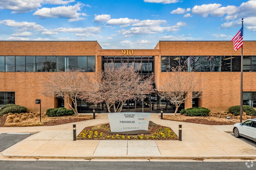 More Photos Of 910 Clopper Rd, Gaithersburg Research And Development For Lease