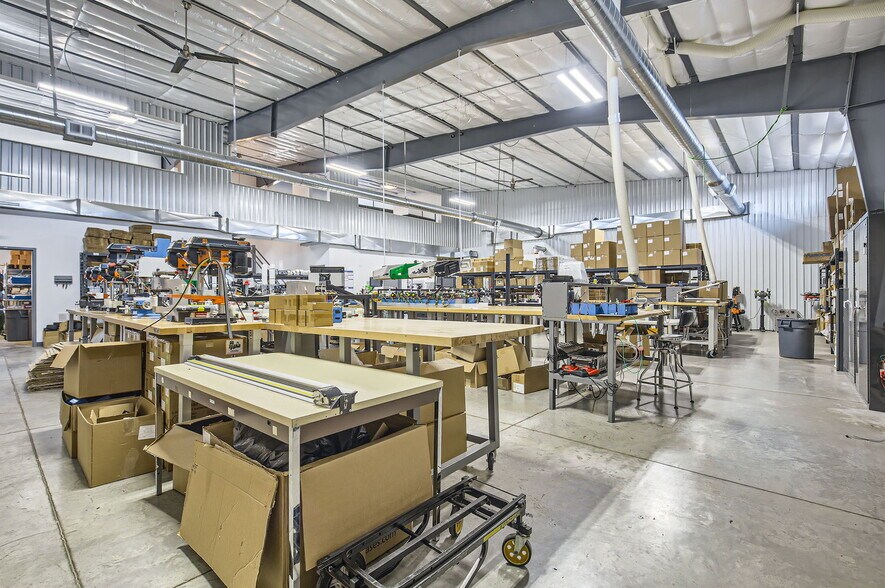 More Photos Of 955 Merchant Ct, Windsor Flex For Sale