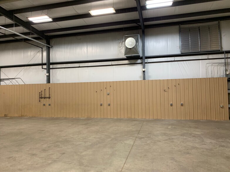 More Photos Of 2227 N Leg Rd, Augusta Warehouse For Lease