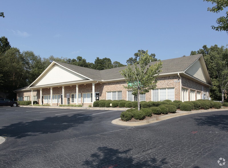 Primary Photo Of 140 Carnegie Pl, Fayetteville Medical For Lease