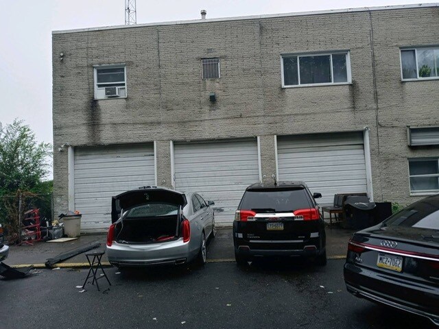 More Photos Of 100-102 W Gale St, Philadelphia Flex For Lease