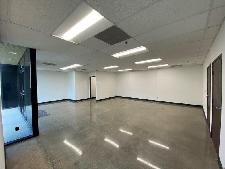 More Photos Of 21-29 W Easy St, Simi Valley Unknown For Lease