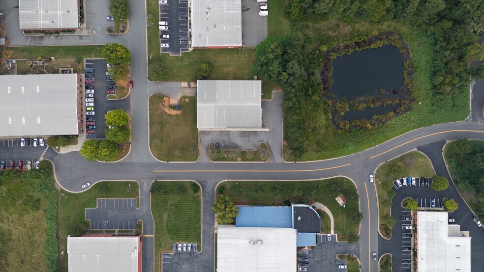 More Photos Of 192 Talbert Pointe Dr, Mooresville Warehouse For Sale