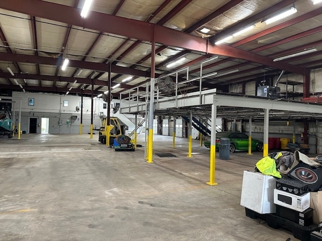 More Photos Of 1005 Geneva St, Shorewood Warehouse For Lease