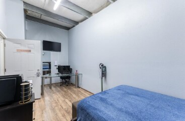 More Photos Of 1033-1047 W 3rd St, San Bernardino Warehouse For Sale