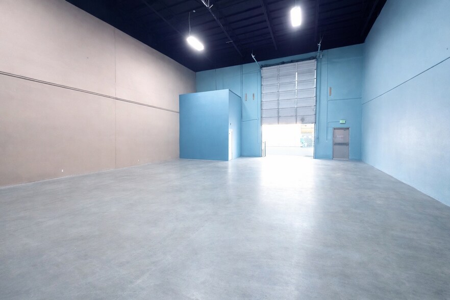 More Photos Of 3521 Main St, Chula Vista Manufacturing For Lease