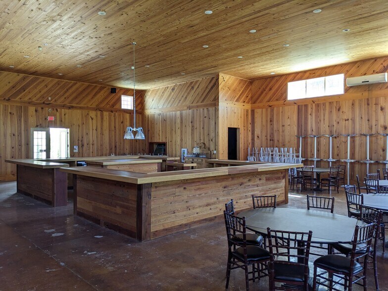 More Photos Of 7495 Union Rd, Hahira Restaurant For Sale