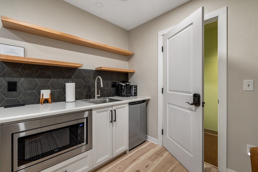 More Photos Of 1010 9th St, Rapid City Medical For Sale