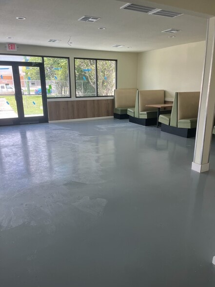 More Photos Of 7810 Bellfort Rd, Houston Restaurant For Lease