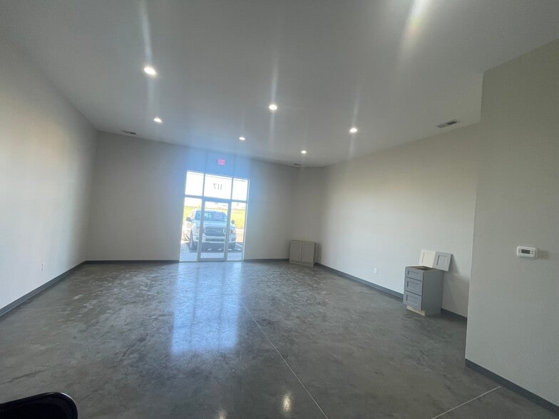 More Photos Of 101 John C Watts dr, Nicholasville Warehouse For Sale