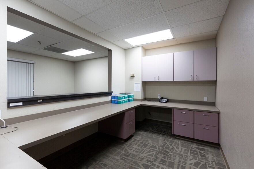 More Photos Of 1600 Creekside Dr, Folsom Medical For Lease