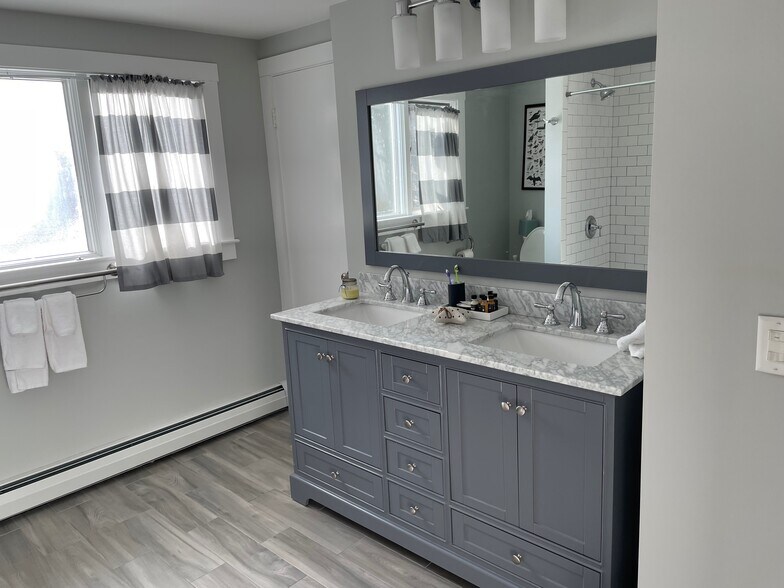 More Photos Of 105 Bradford Street Ext, Provincetown Hotel For Sale