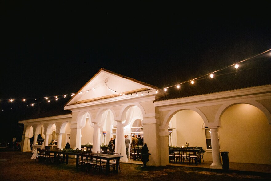 More Photos Of 3375 W County Highway 30A, Santa Rosa Beach Restaurant For Lease