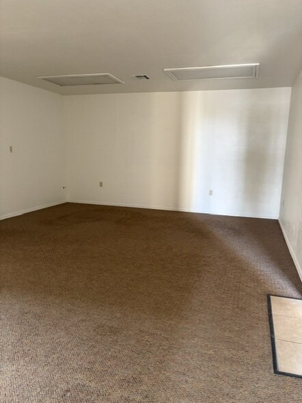 More Photos Of 3920 Classen Blvd, Norman Industrial For Lease