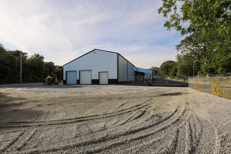 More Photos Of 5 Haynie St, Newnan Warehouse For Lease