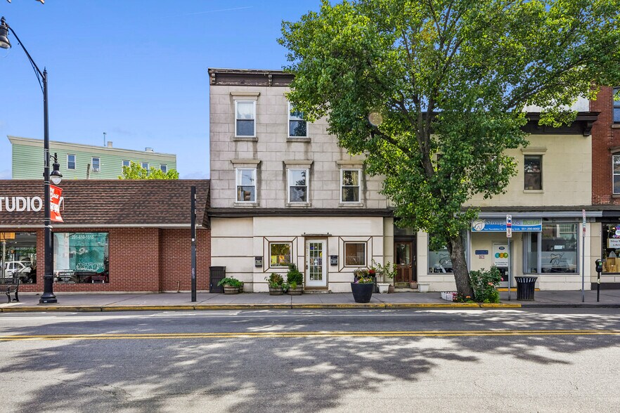 More Photos Of 271 Newark Ave, Jersey City Storefront Retail Residential For Sale
