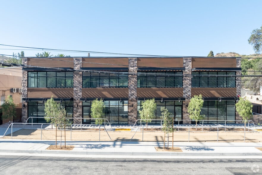 More Photos Of 9668 Sunland Blvd, Shadow Hills Medical For Lease