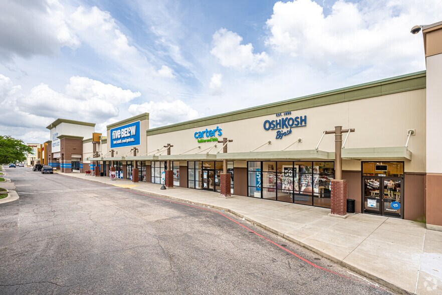 More Photos Of 6765-6865 Siegen Ln, Baton Rouge General Retail For Lease