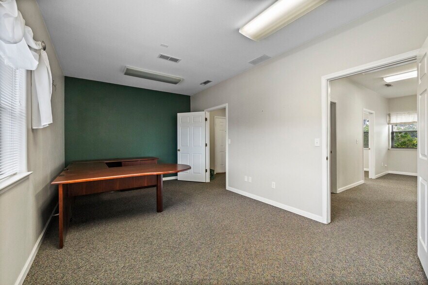 More Photos Of 13951 Mono Way, Sonora Office For Lease