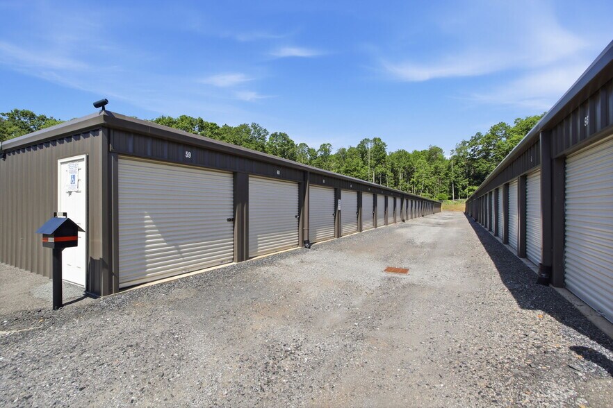 More Photos Of 1139/1143 Old Hwy 16 hwy, Jefferson Self Storage For Sale